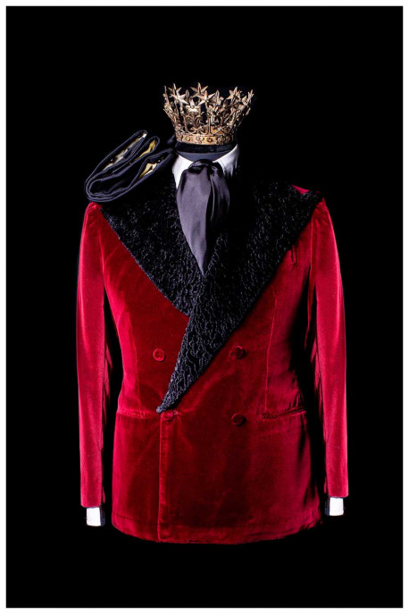 RED VELVET SMOKING JACKET